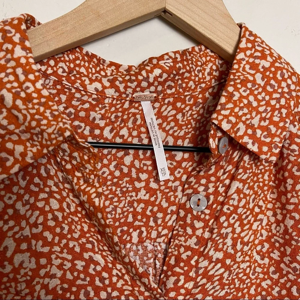 NWT FREE PEOPLE- Celia Printer Short Sleeve Blouse Rust Combo